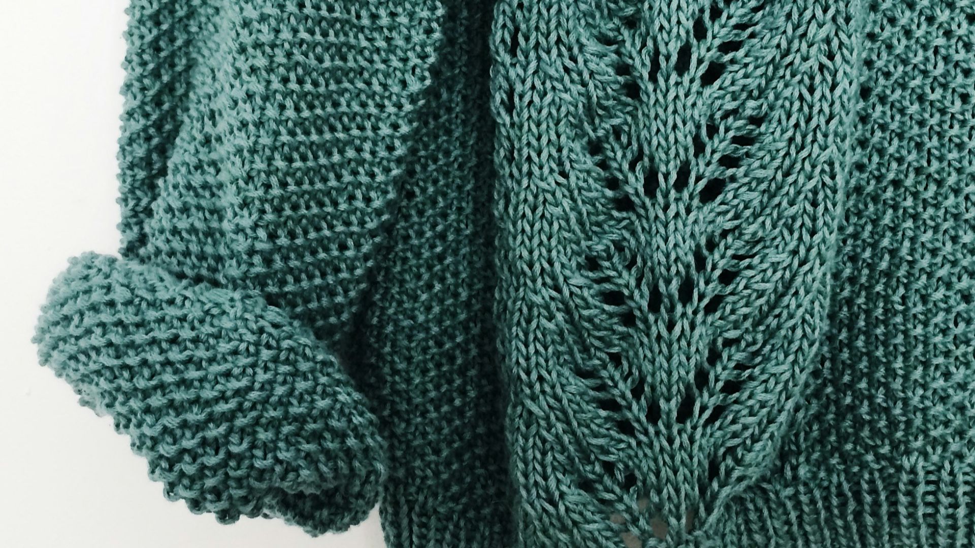 3. Des pulls en maille douce pour un confort au quotidien
