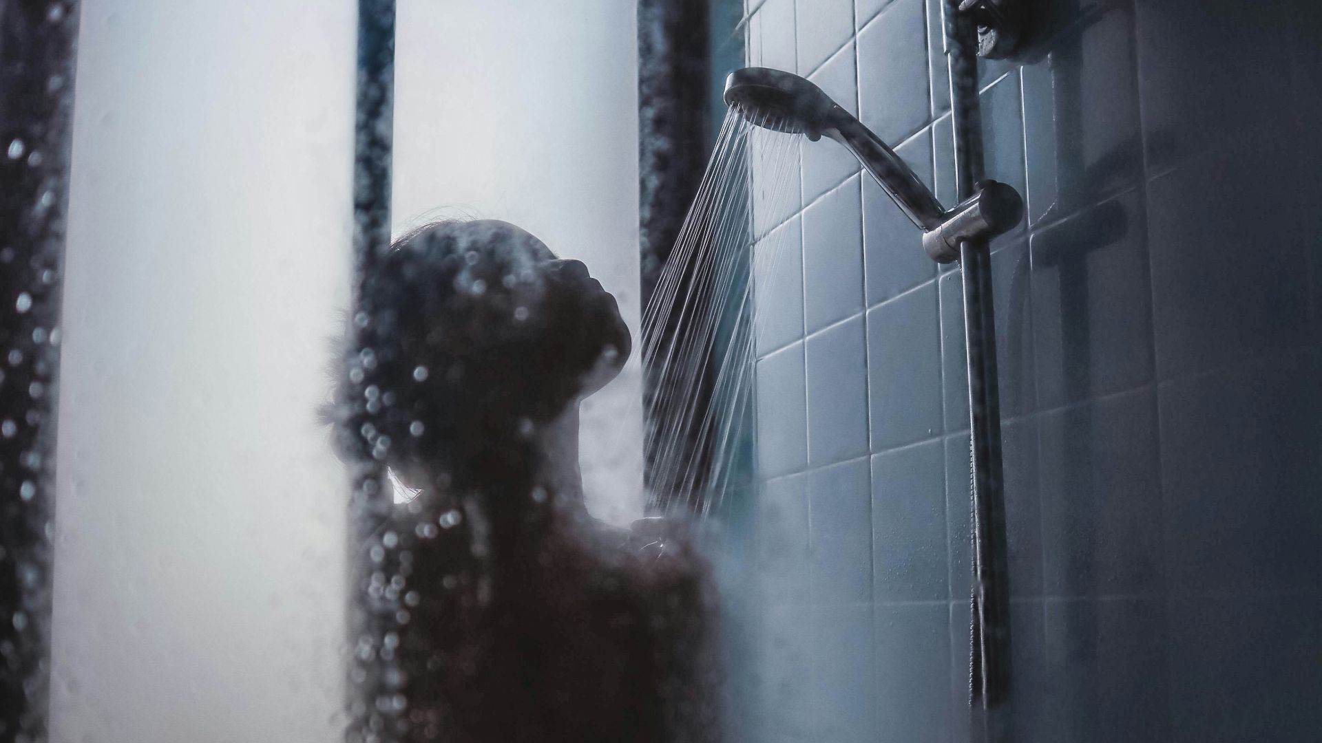 16. Le look « tout juste sorti de la douche »