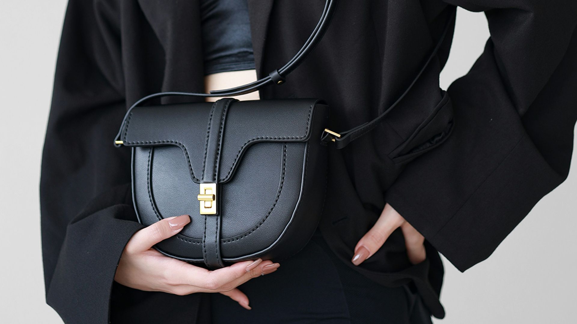 2. Sac à bandoulière Gabine de Charles & Keith