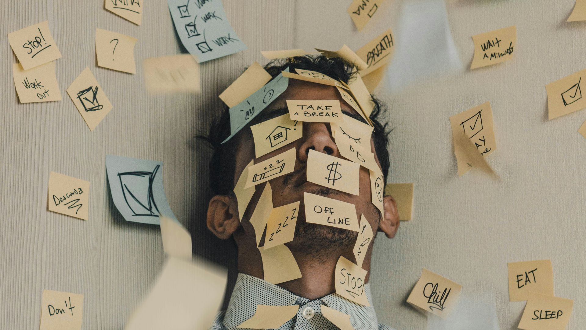 20 choses à ne jamais révéler à vos collègues de travail - La Famille Life