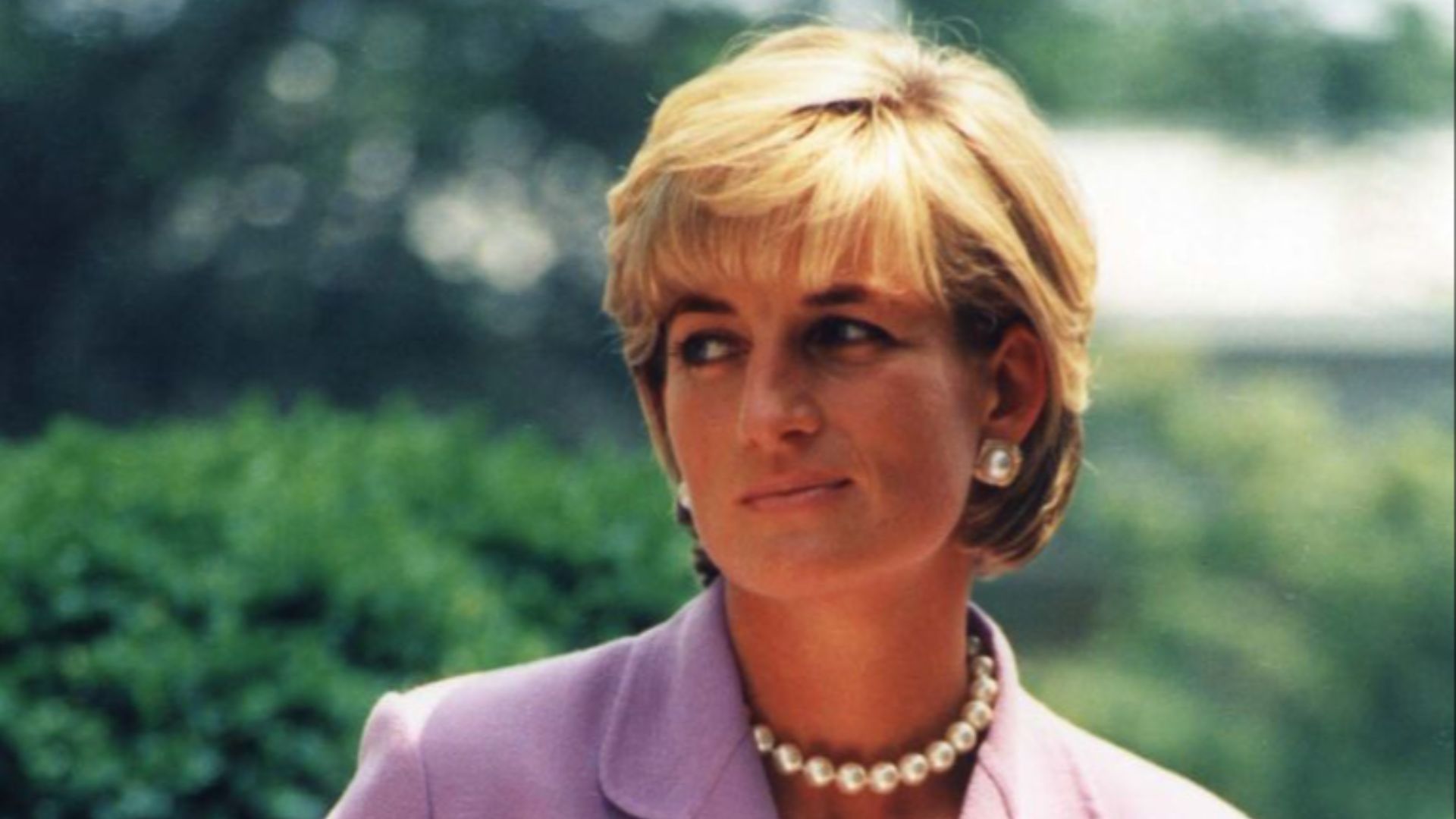 17. La princesse Anne et la princesse Diana