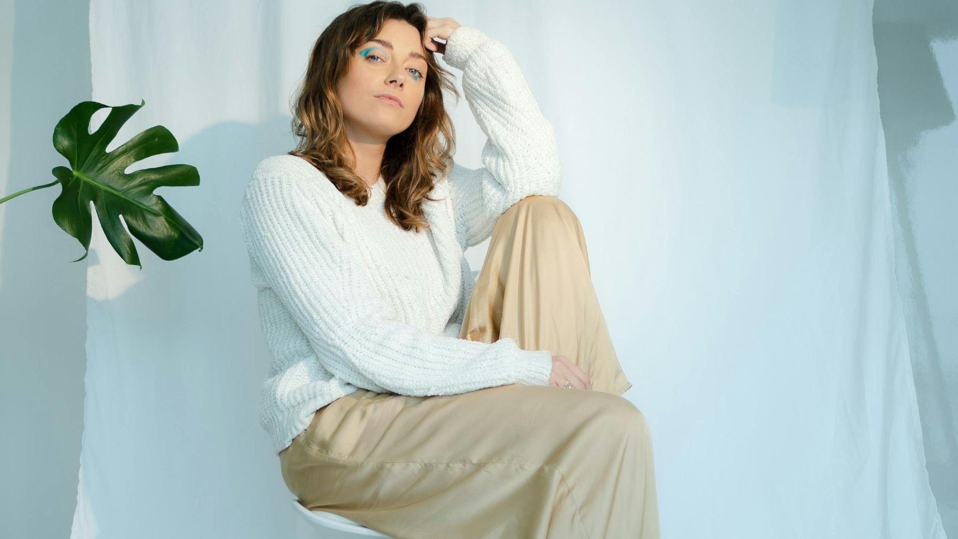 8. Pantalon kaki à plis