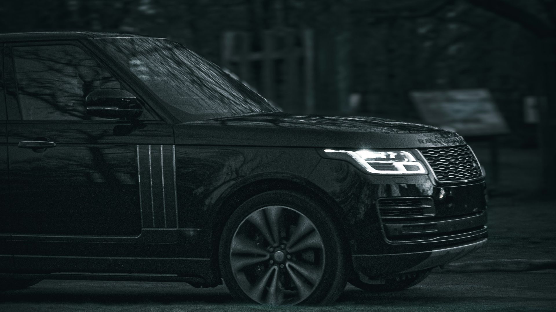 2. Range Rover Autobiography