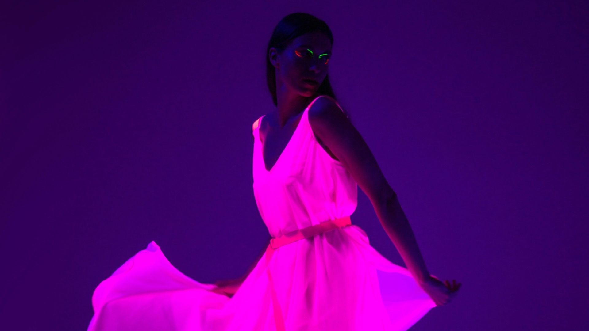 7. La robe fluo