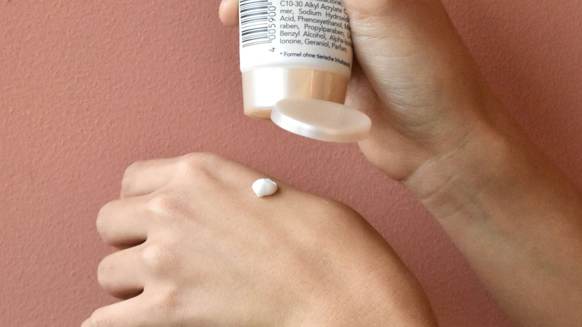 1. Prenez soin de vos mains comme vous le faites pour votre visage