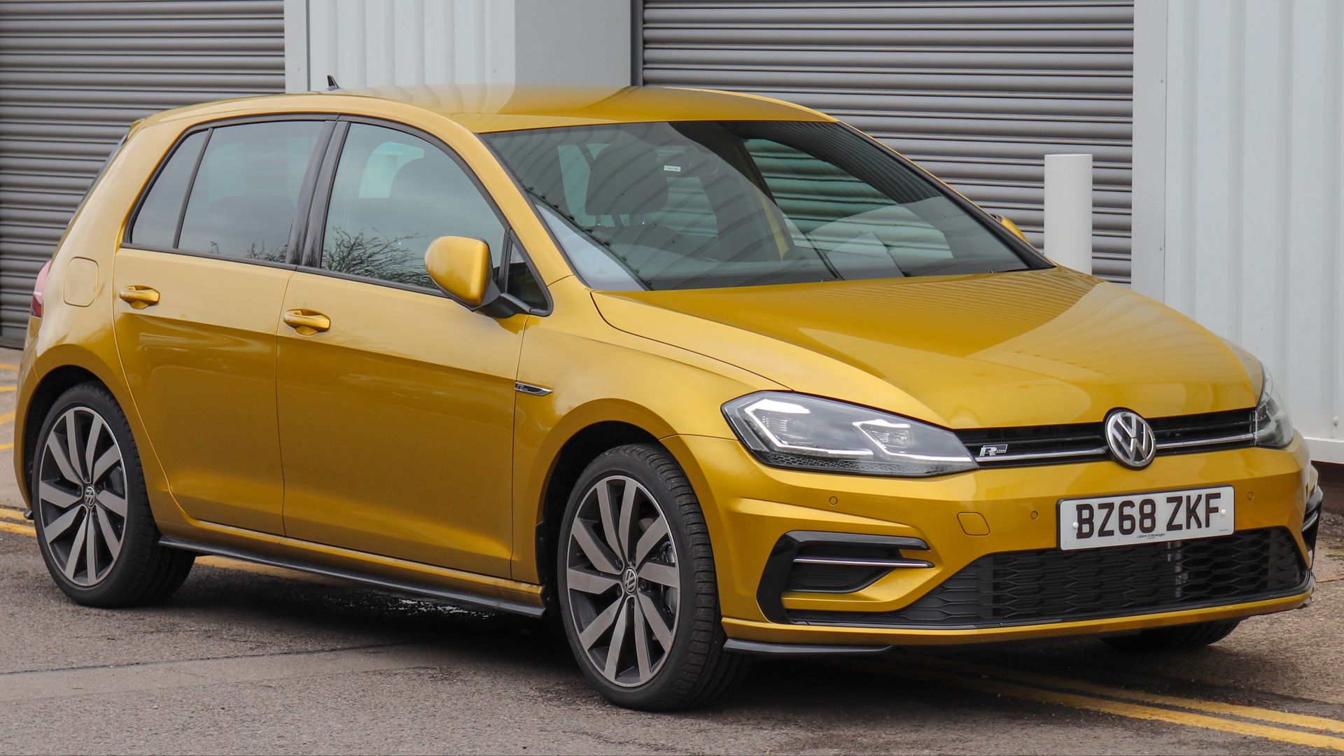 16. Volkswagen Golf R