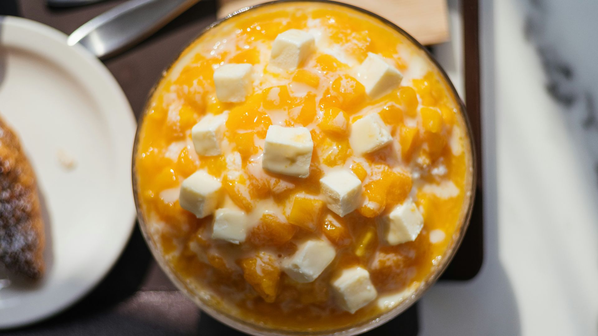 7. Bol de fromage blanc à la mangue