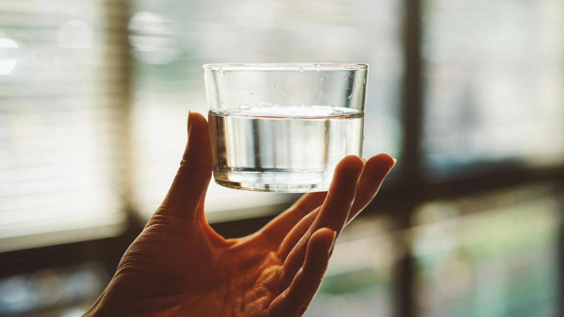 3. Buvez de l'eau avant le café