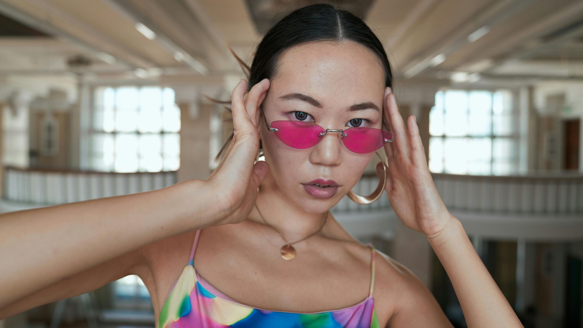 7. Des lunettes de soleil beaucoup trop petites