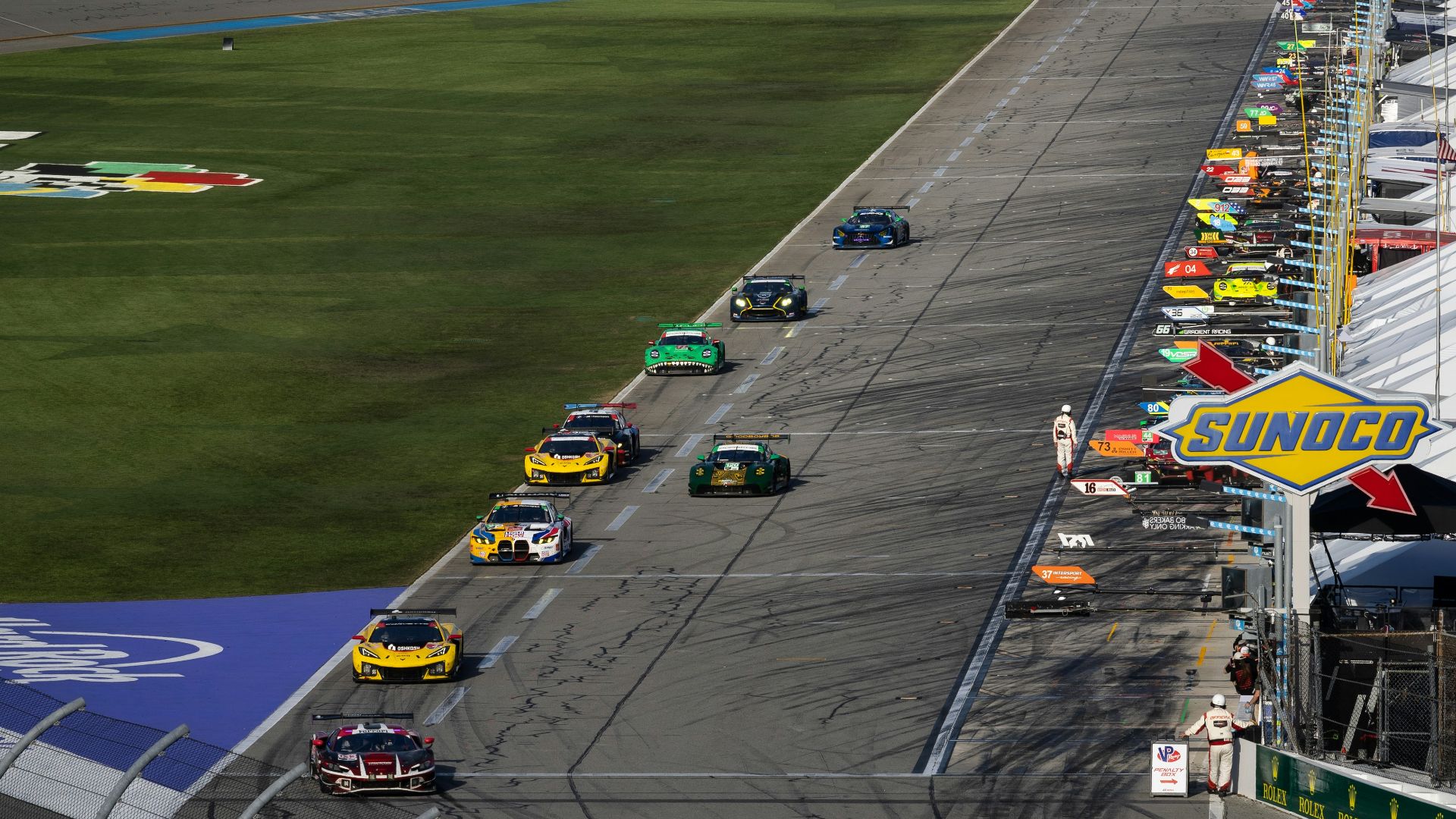 14. Limitations de vitesse dans la voie des stands de la NASCAR