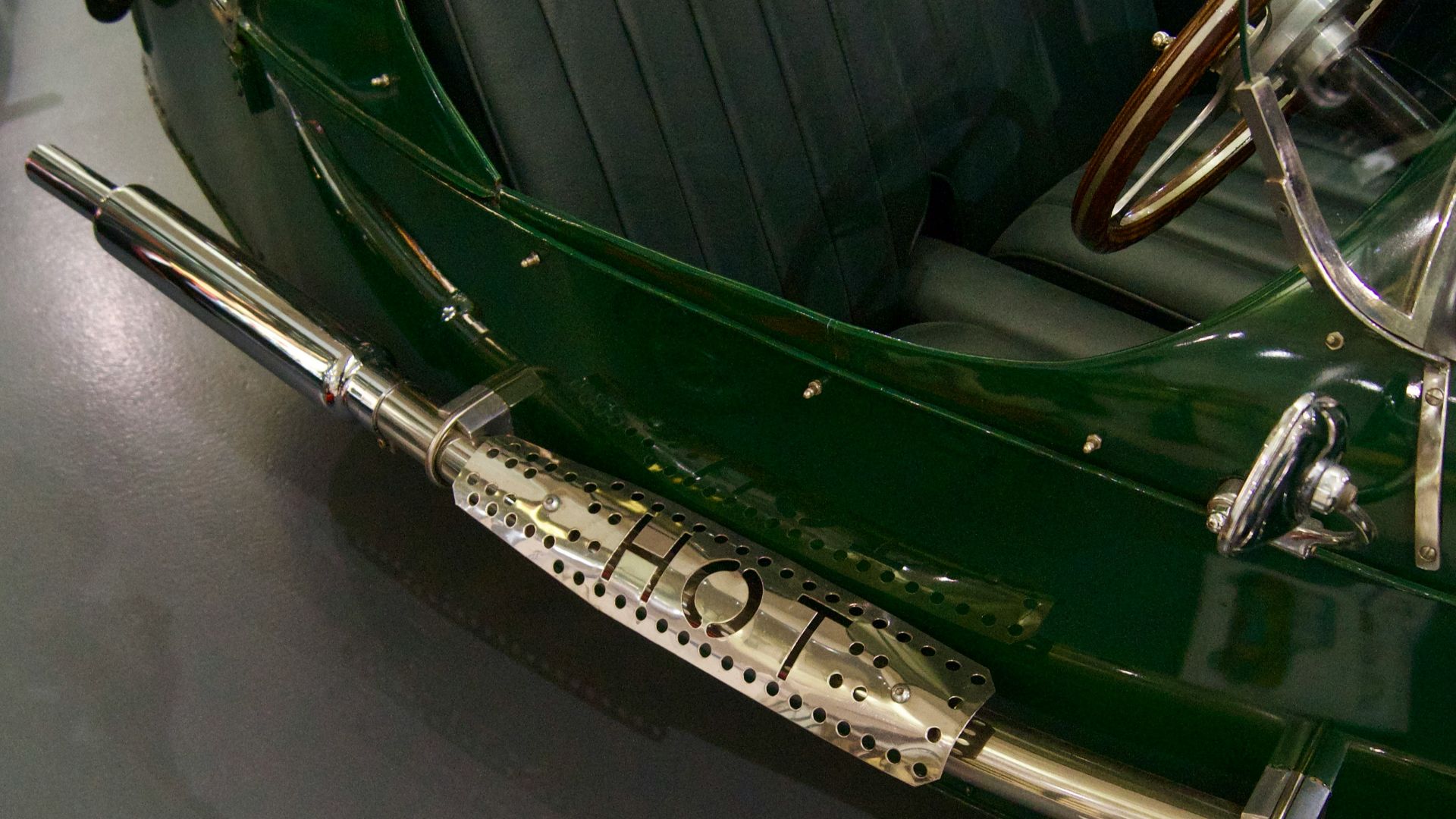 3. Vert British Racing (certains modèles en édition limitée) — Diverses marques