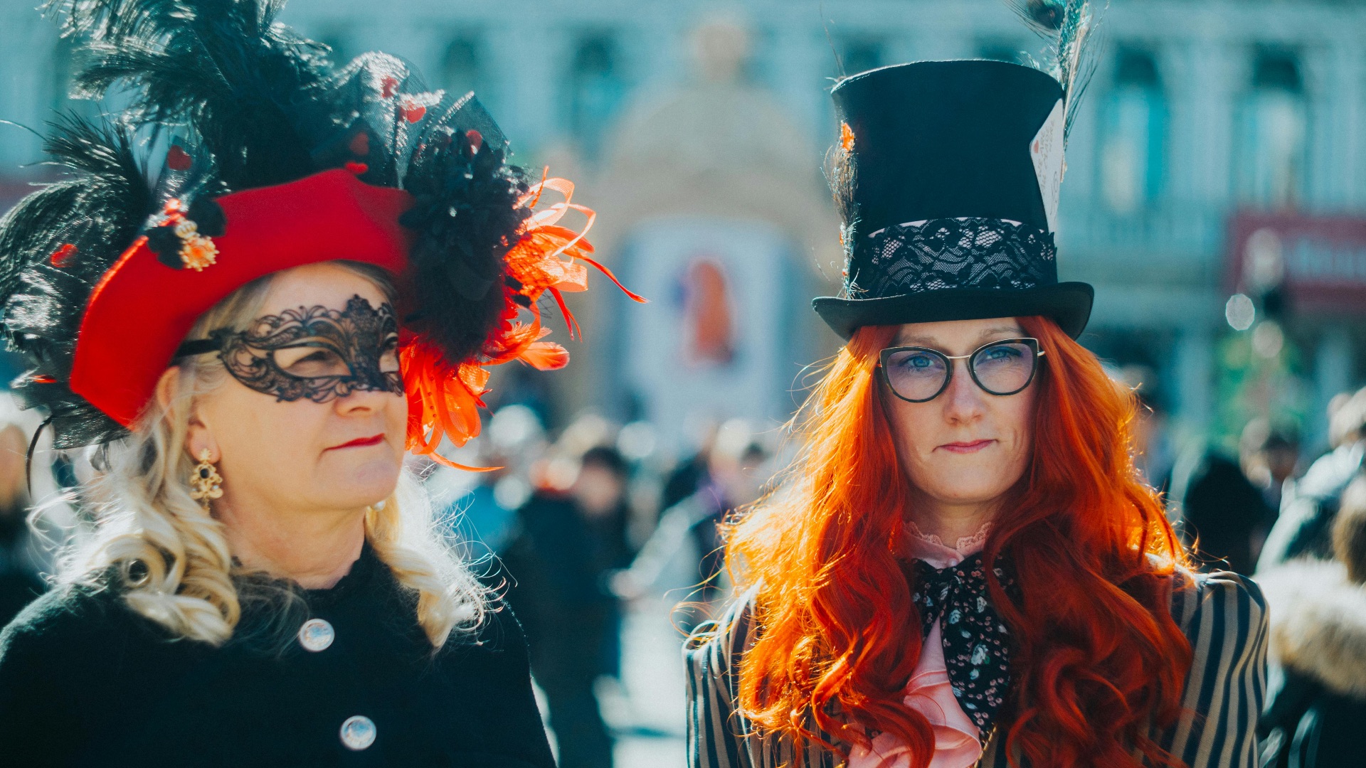 7. Les chapeaux trop grands qui gênent la vue des autres
