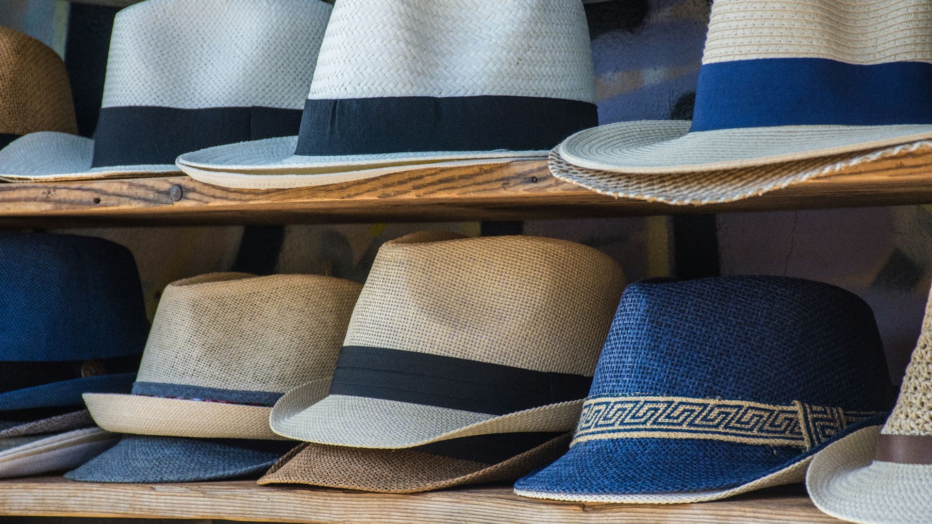 7. Chapeaux