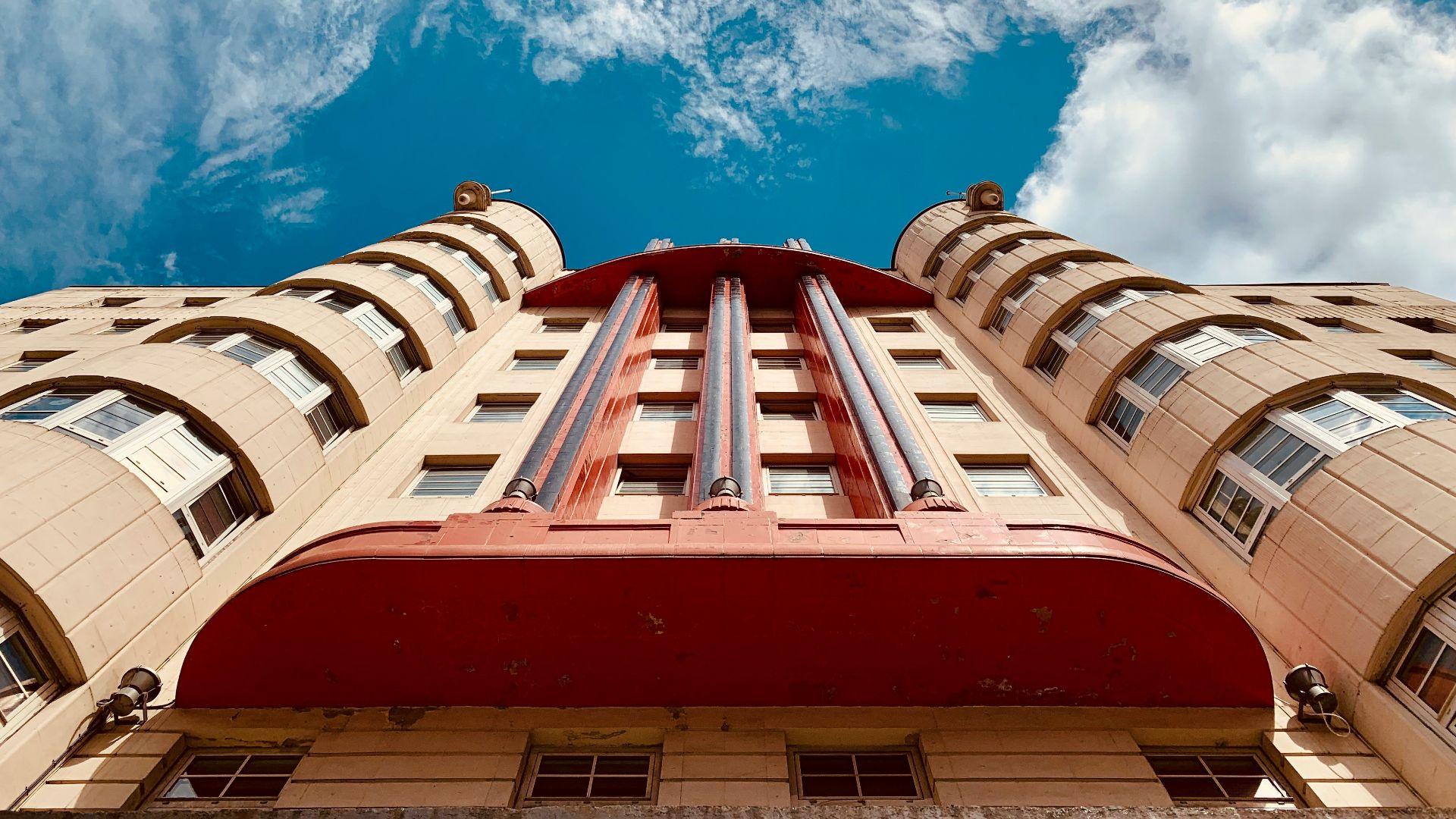 9. Streamline Moderne