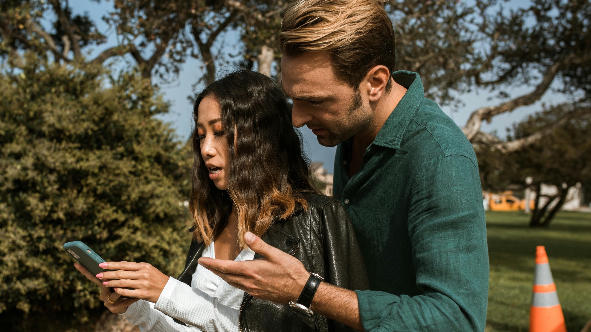 4. Elle dénigre ses amies