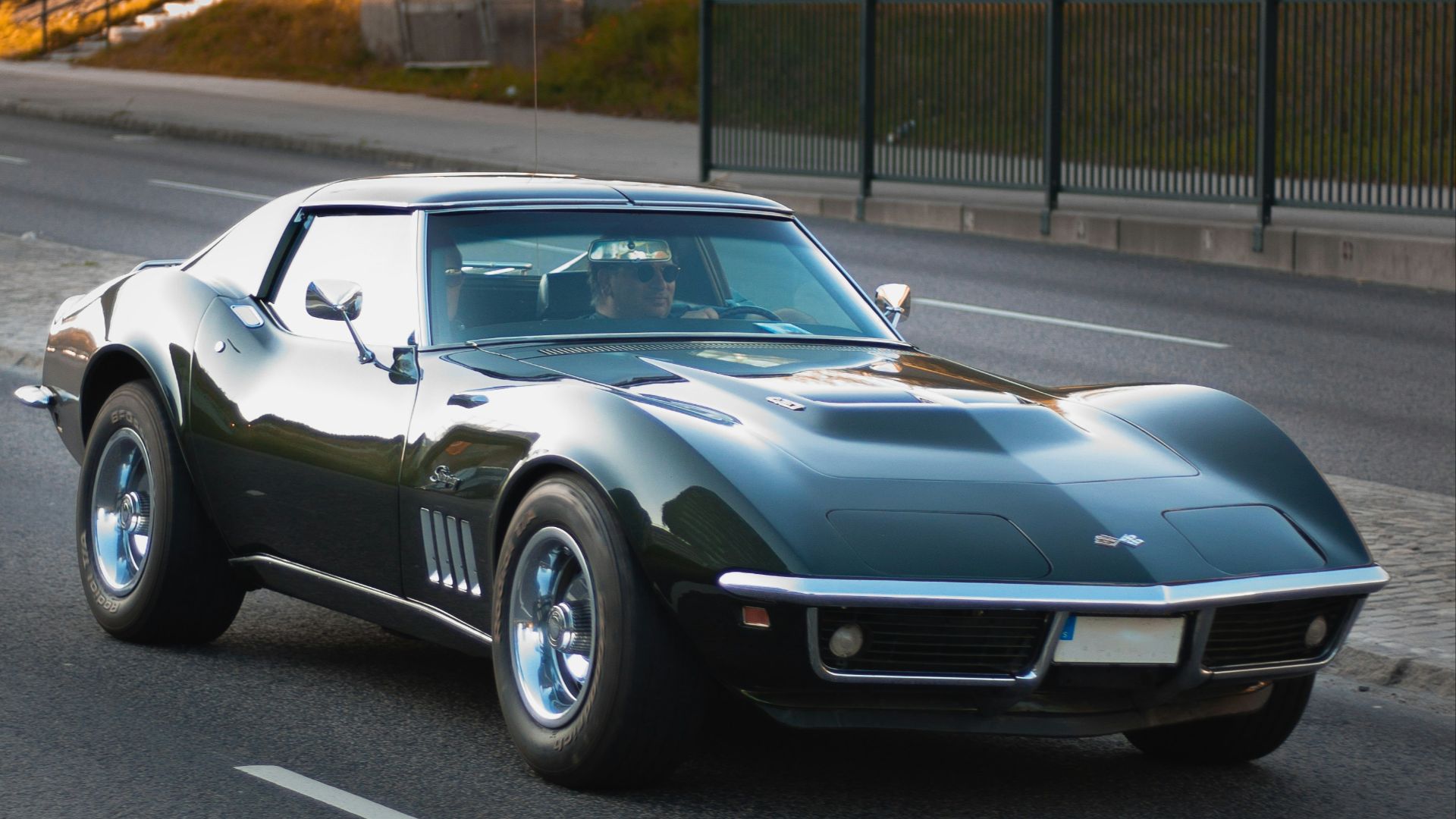 2. Chevrolet Corvette Stingray