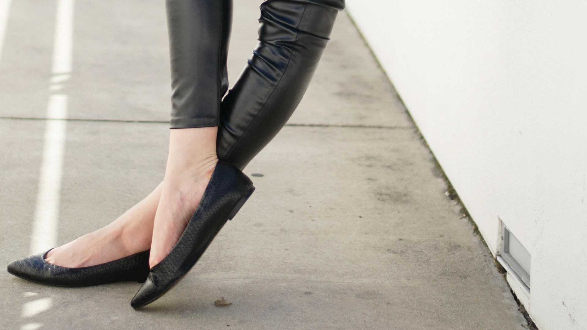 1. Des chaussures noires toutes simples