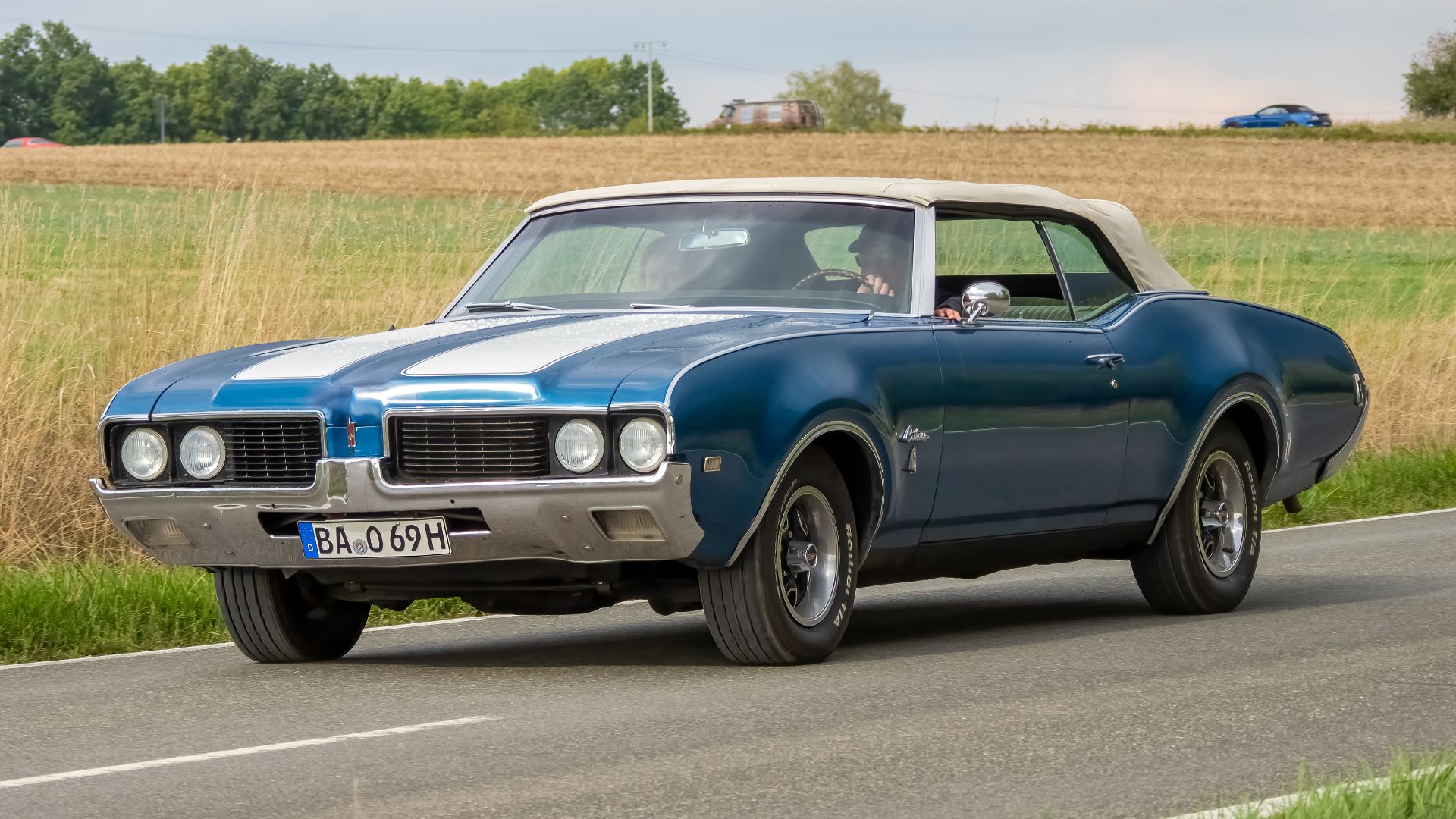 4. Oldsmobile 4-4-2