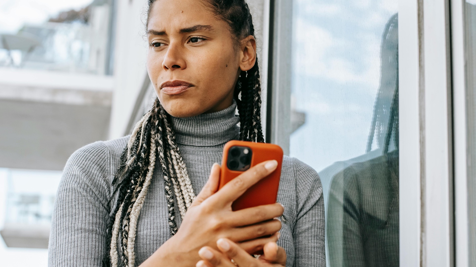 1. Vous fouillez dans leur téléphone sans leur permission