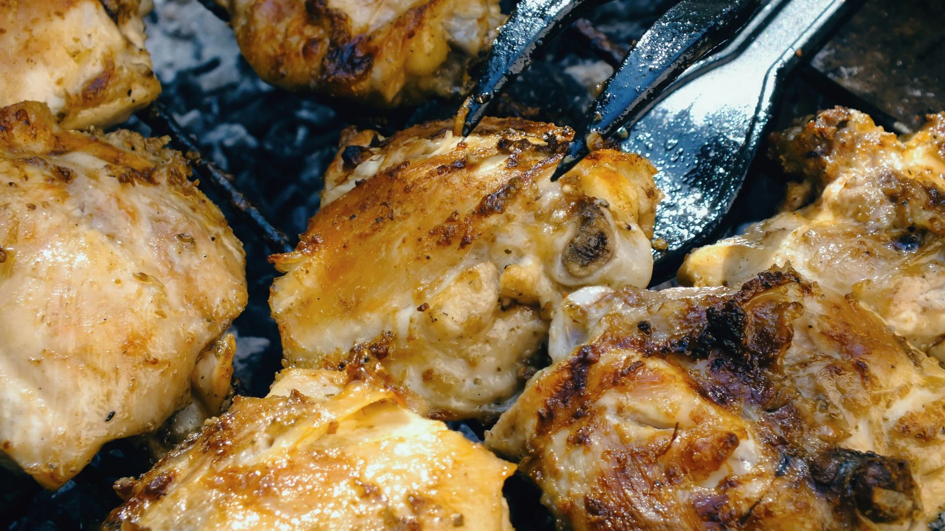 11. Cuisses de poulet rôties aux herbes