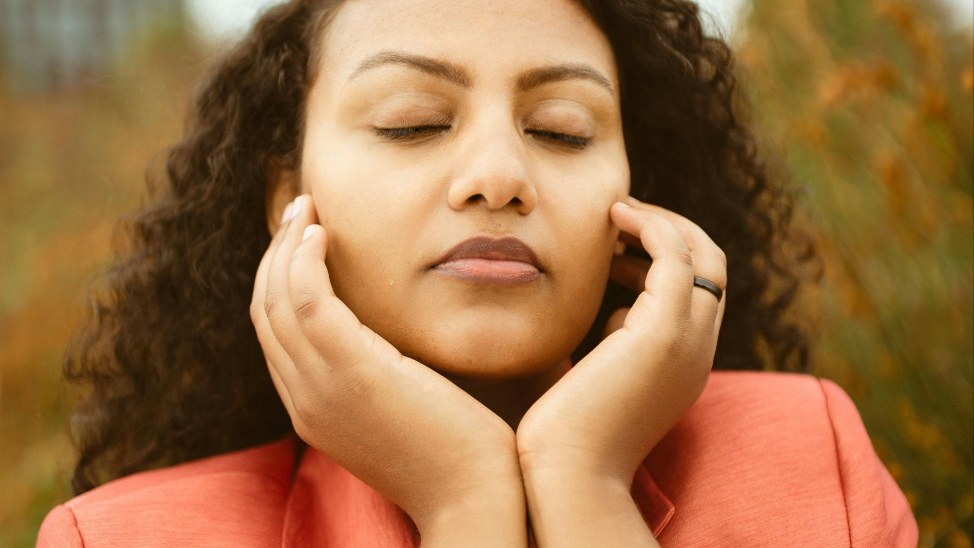 8. Même quand vous ne vous maquillez pas, vous attirez toujours l'attention