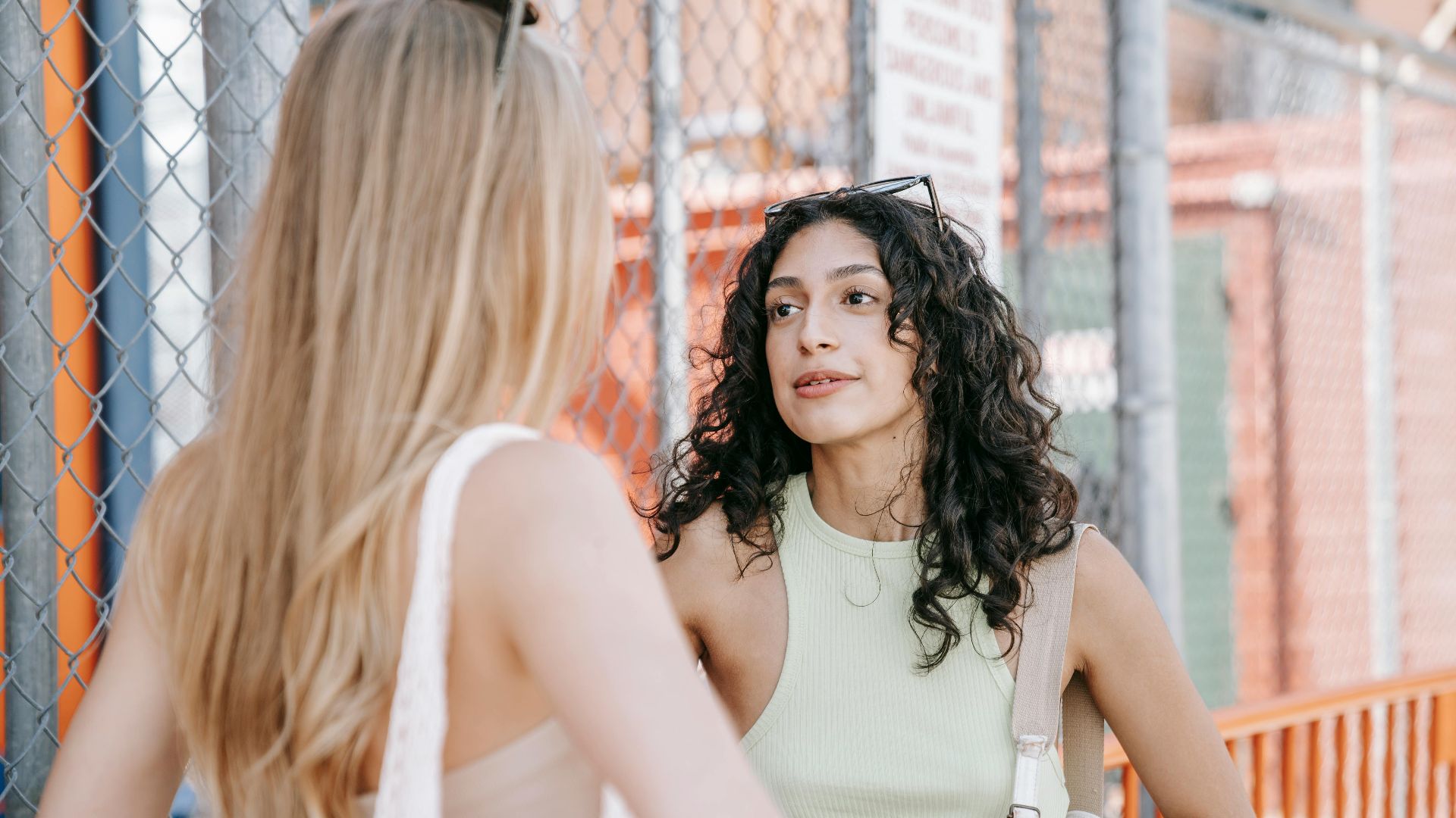 19. Ils ne posent pas de questions complémentaires quand tu es content