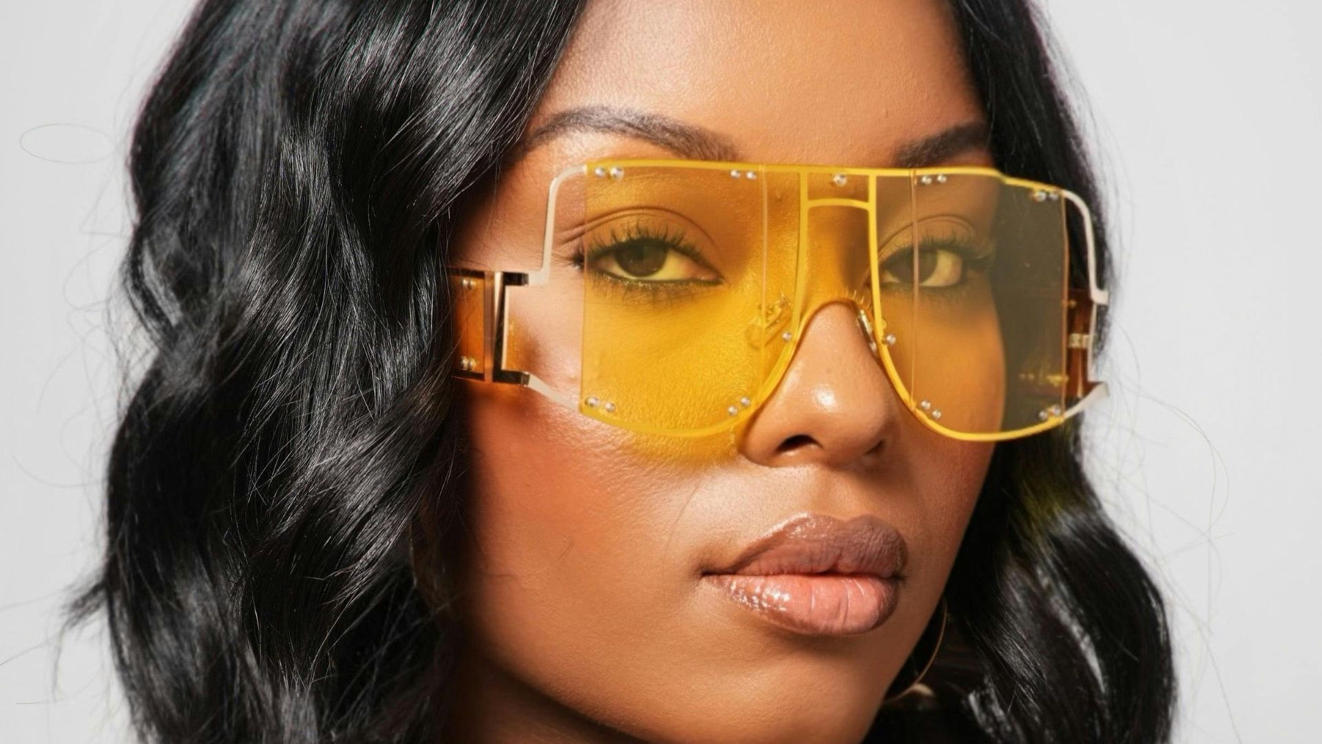 2. Lunettes de soleil oversize