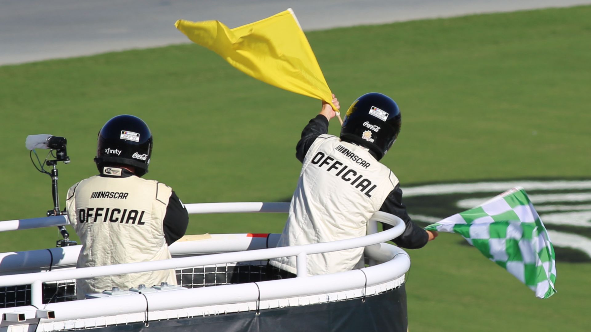 18. La règle « Green-White-Checkered » de la NASCAR