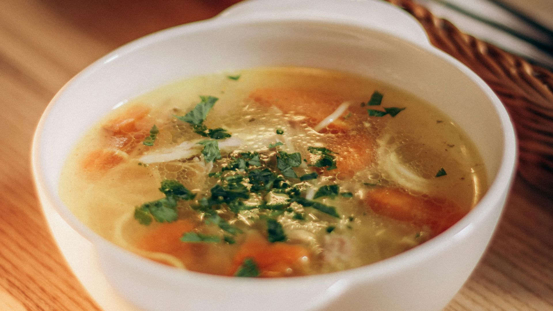 1. Soupe au poulet maison