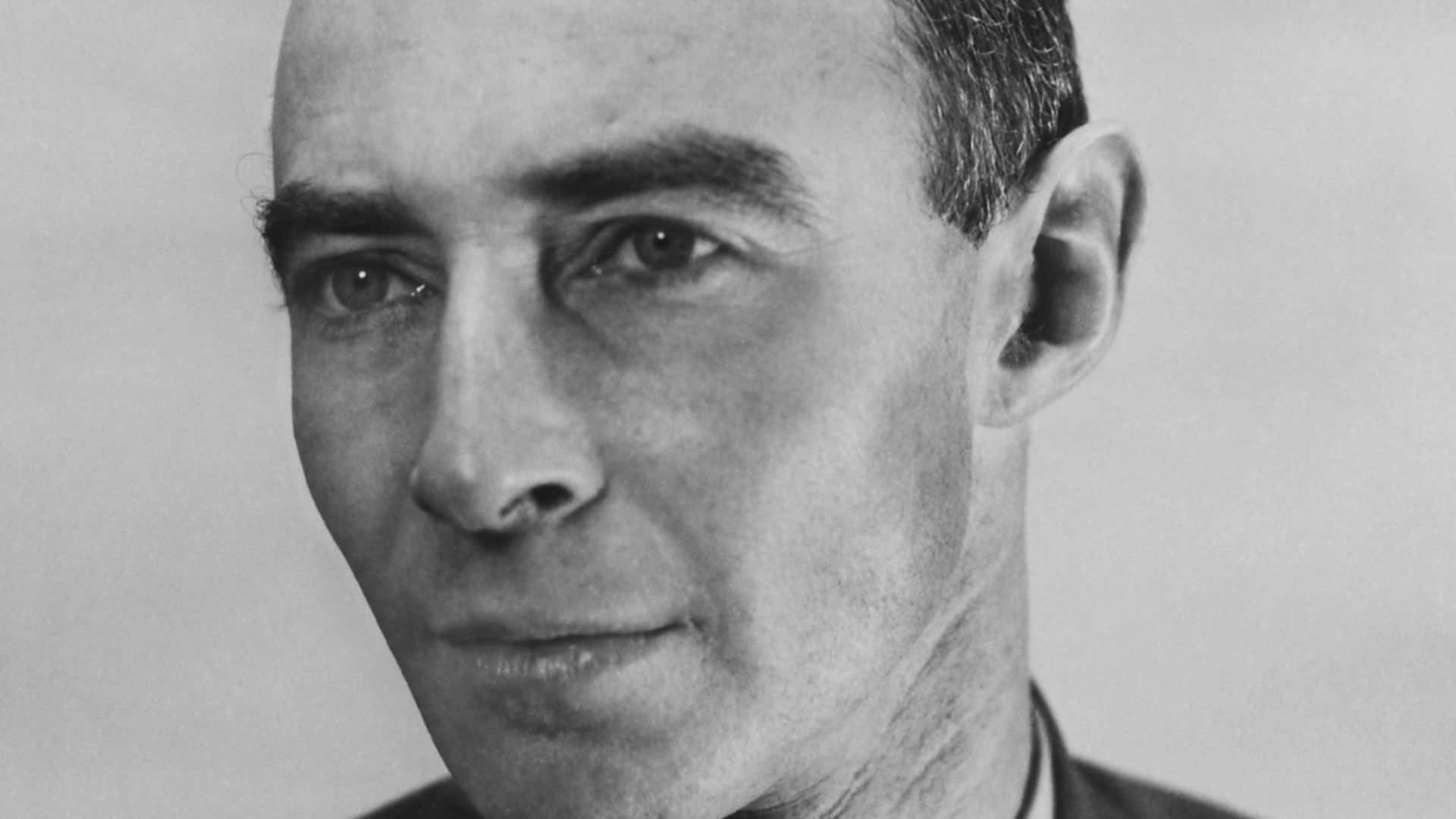 18. J. Robert Oppenheimer recherchait la solitude du désert