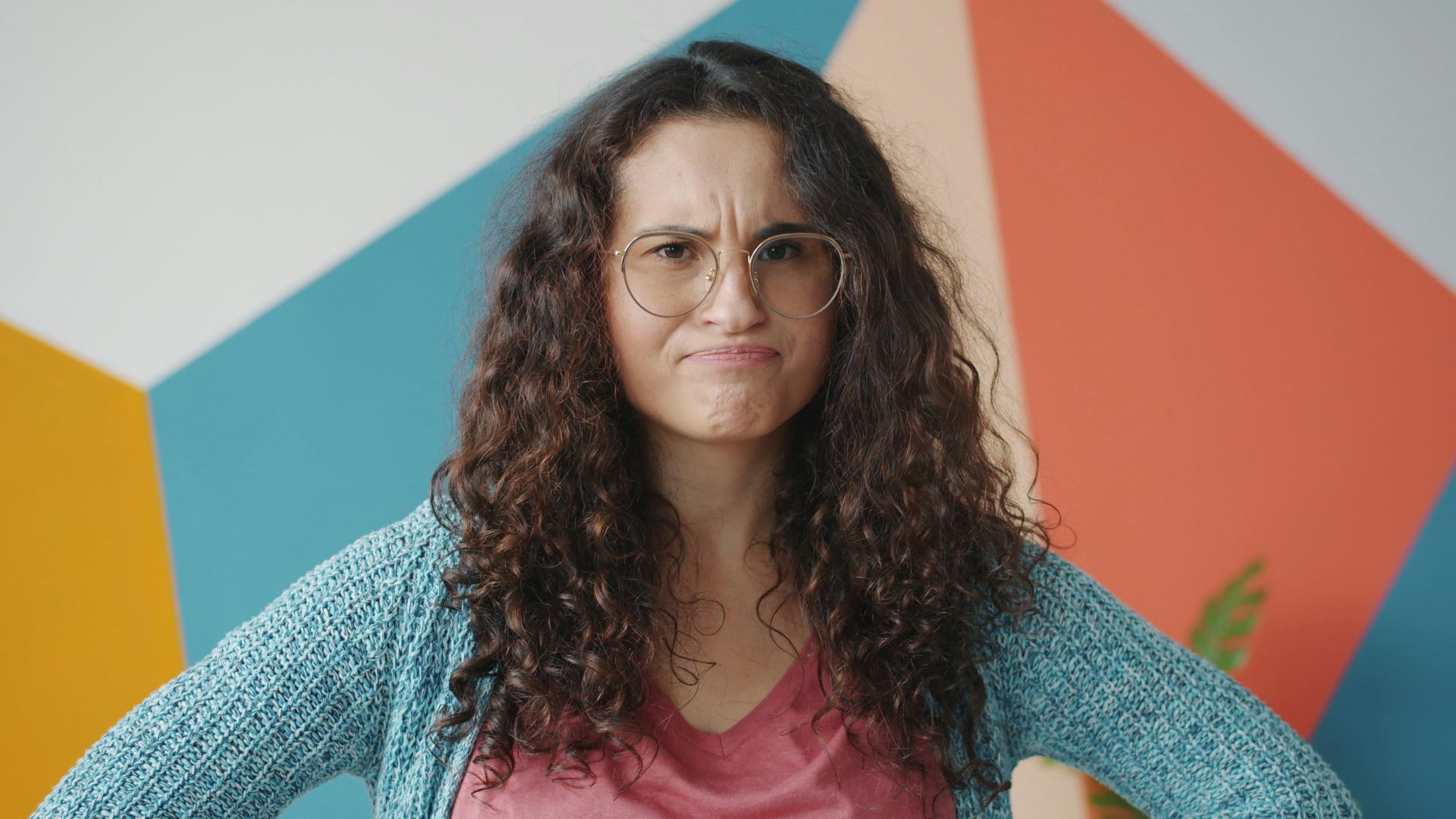 19. Elle se montre sur la défensive quand il s'agit de son style
