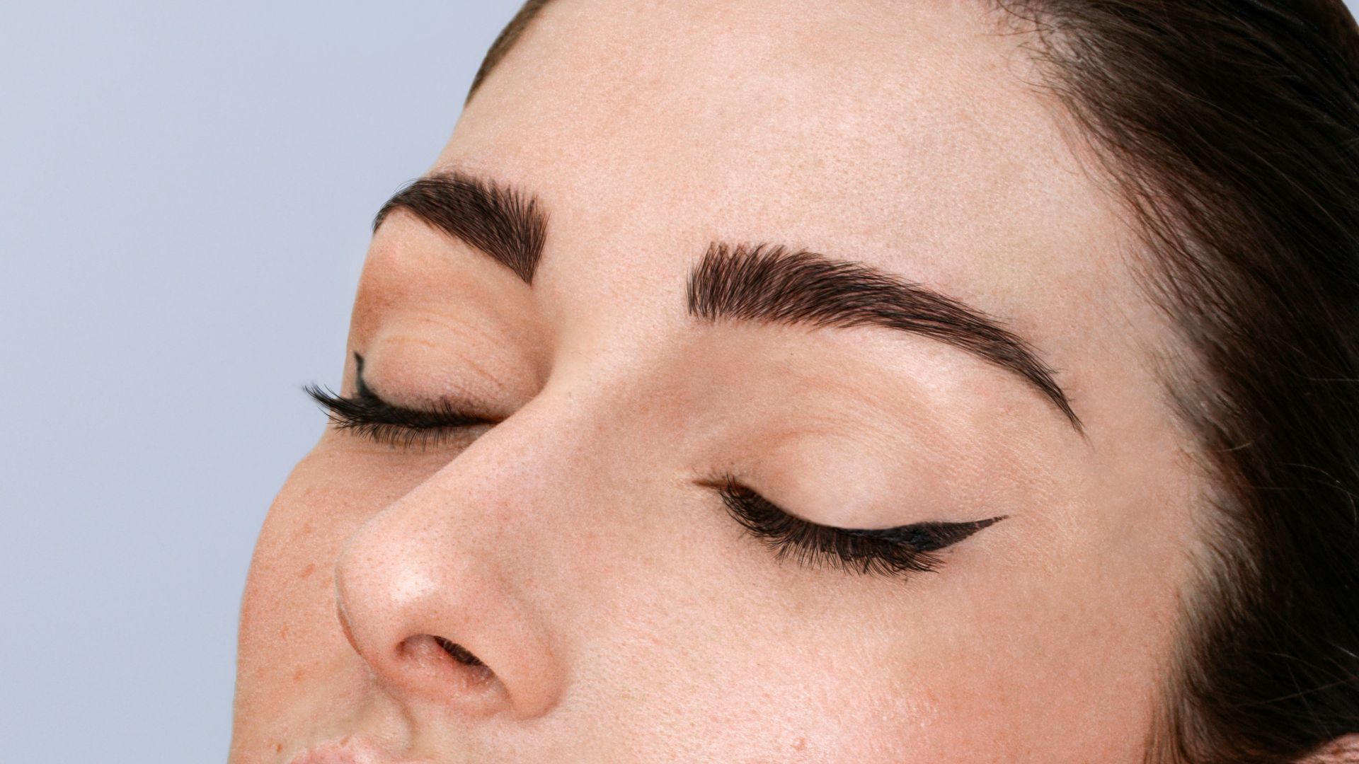 8. Mettre l'accent sur le modelage des sourcils relevés