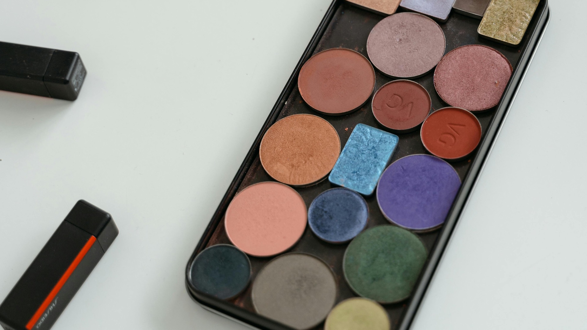18. Produits cosmétiques et maquillage
