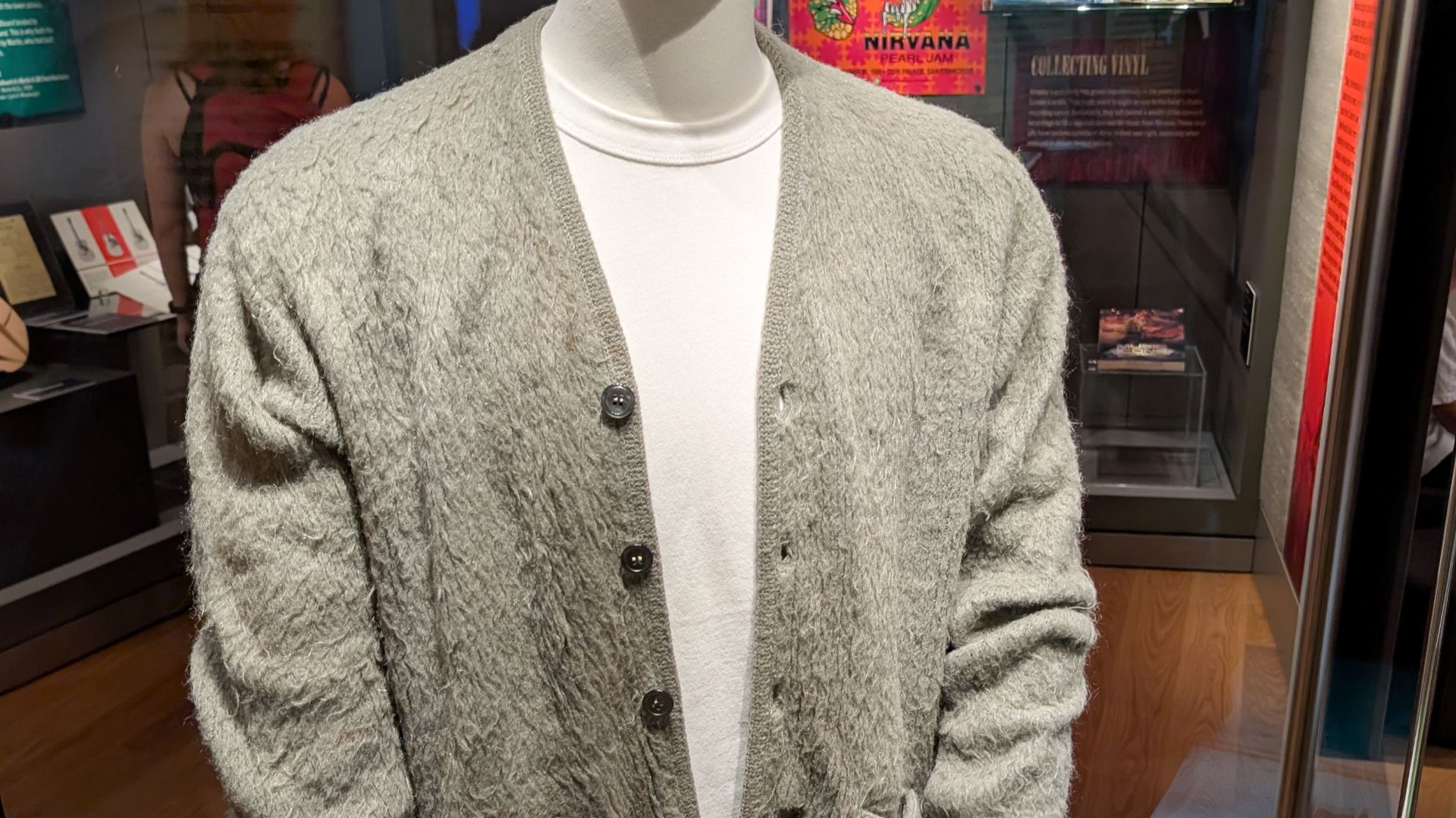 14. Le cardigan de Kurt Cobain dans « MTV Unplugged »