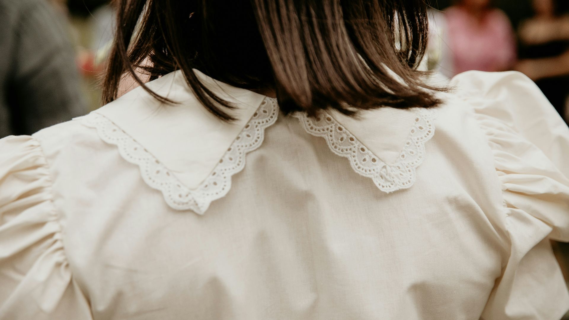 19. Cols en dentelle