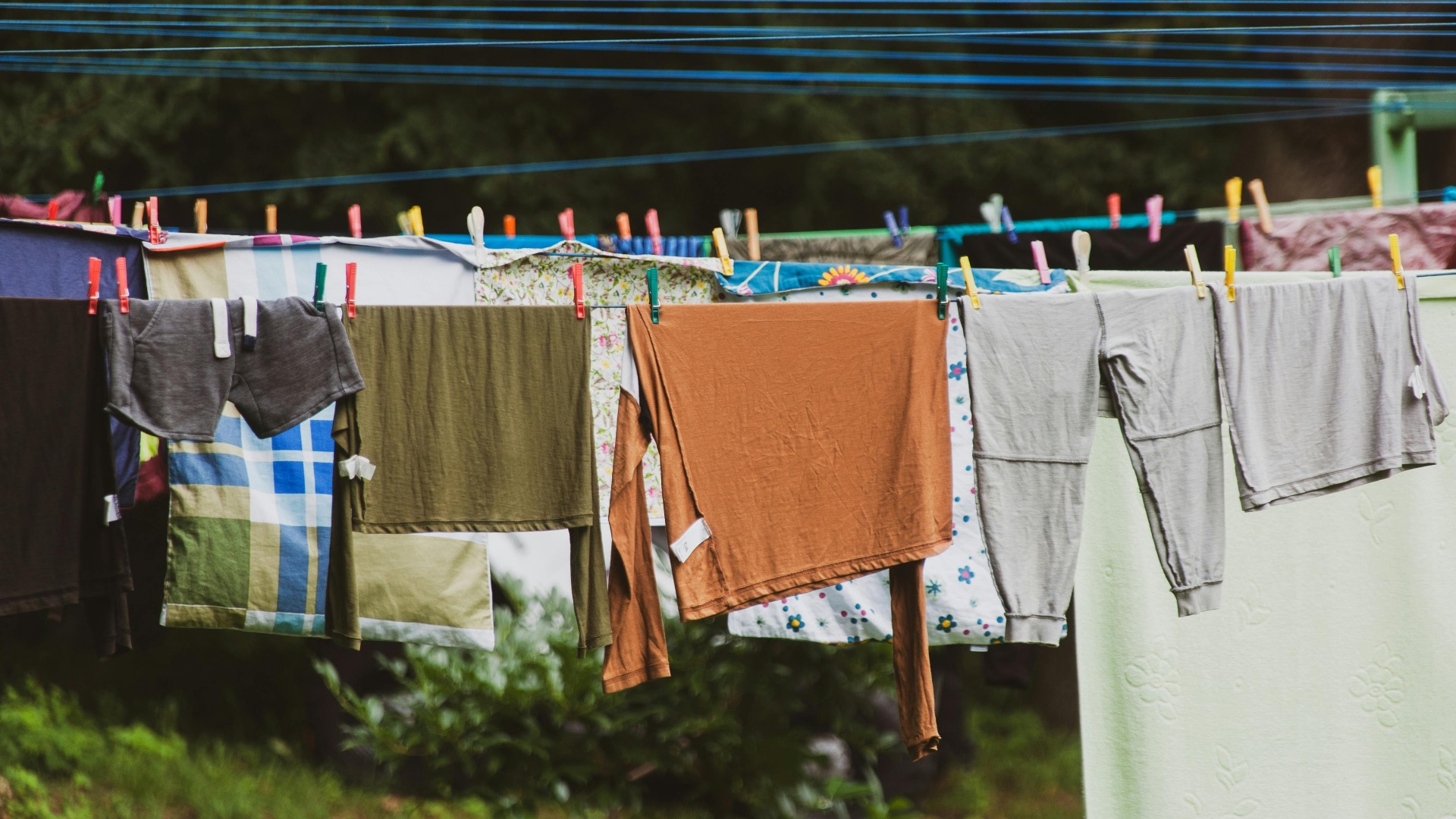 7. Les vêtements peuvent sentir meilleur lorsqu'ils sont séchés à l'air libre