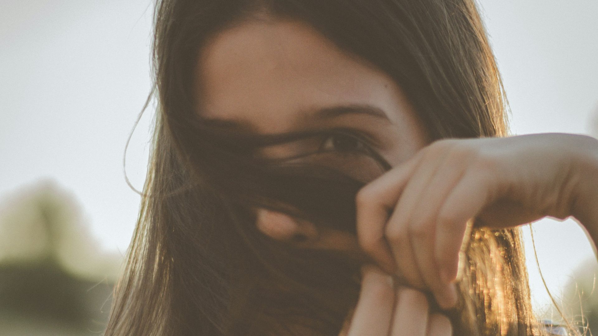 13. Un petit moment de timidité dans un moment de tendresse