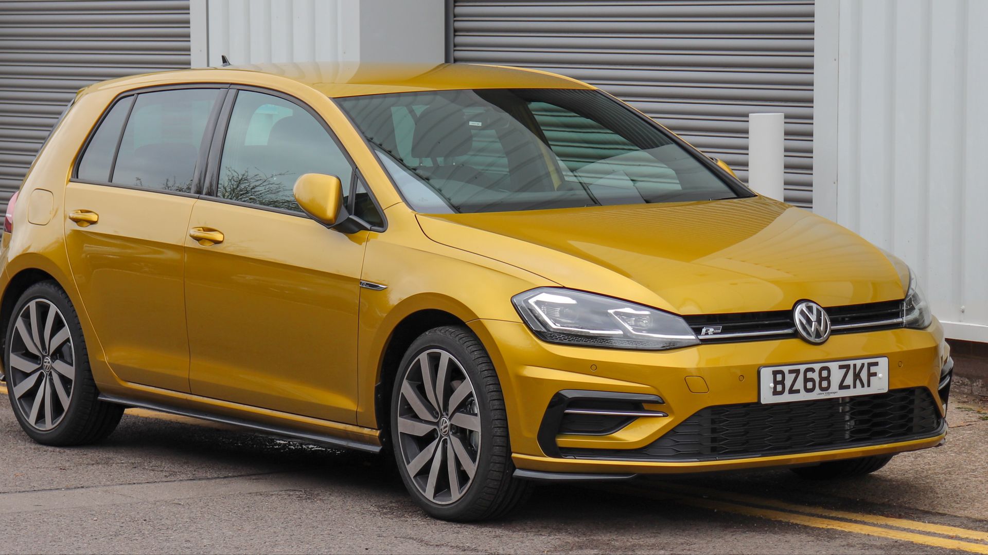 3. Volkswagen Golf R