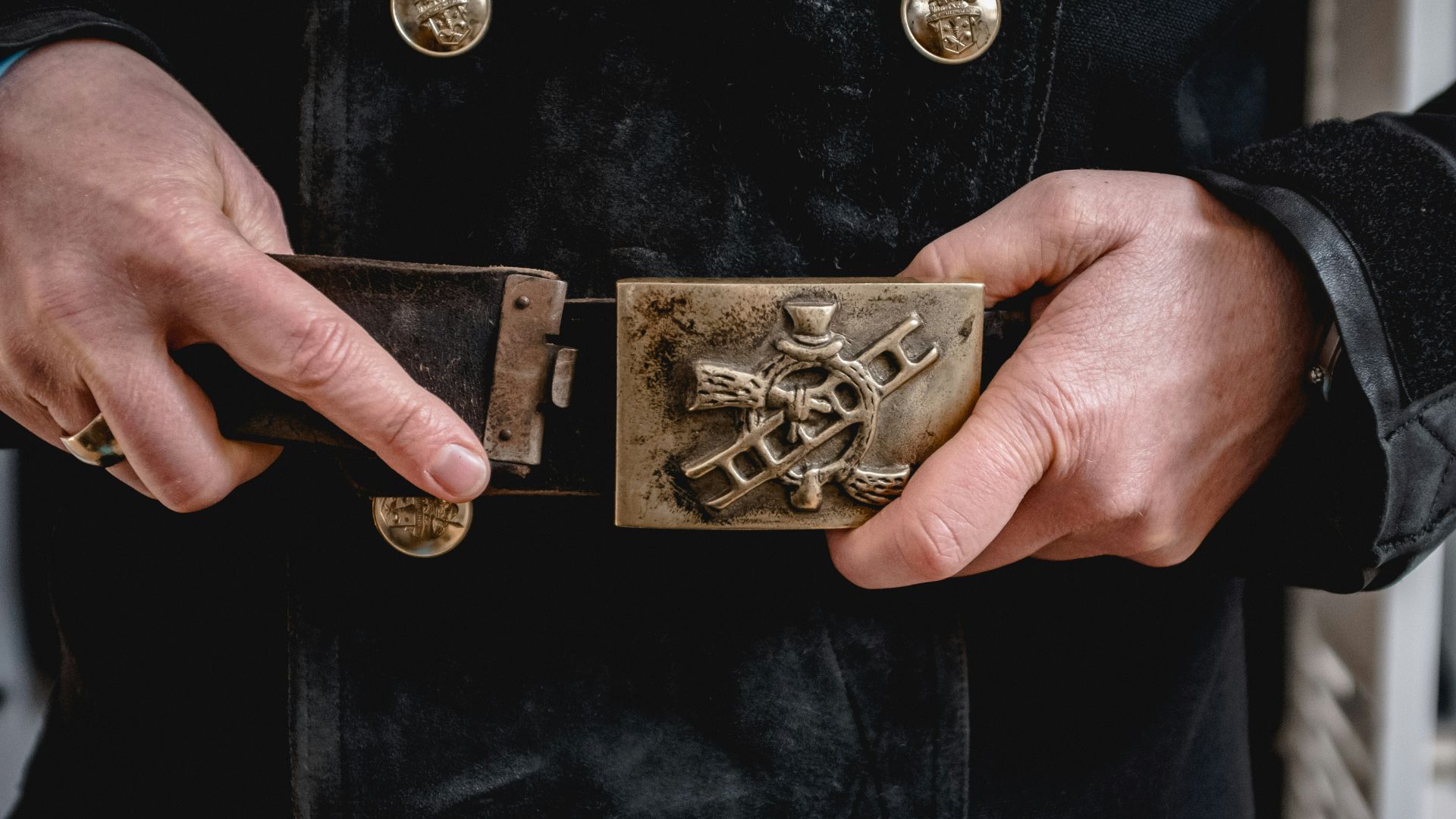 6. Une boucle de ceinture géante fantaisie