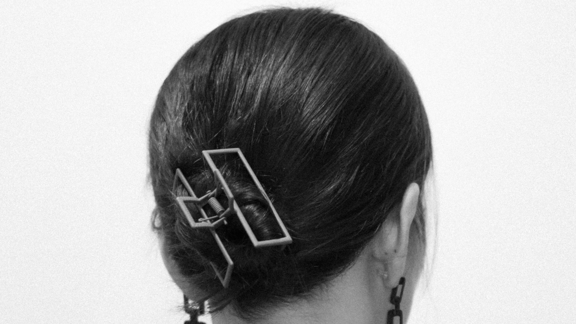 1. Pinces à cheveux