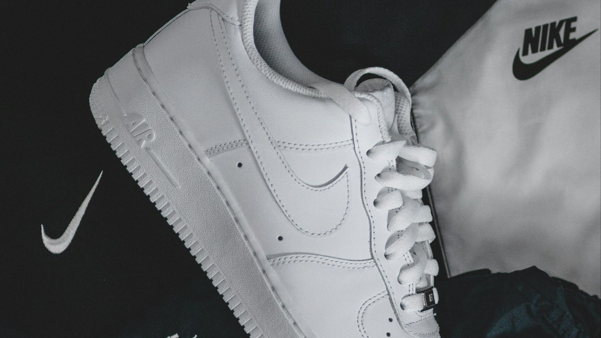 9. Des baskets blanches propres