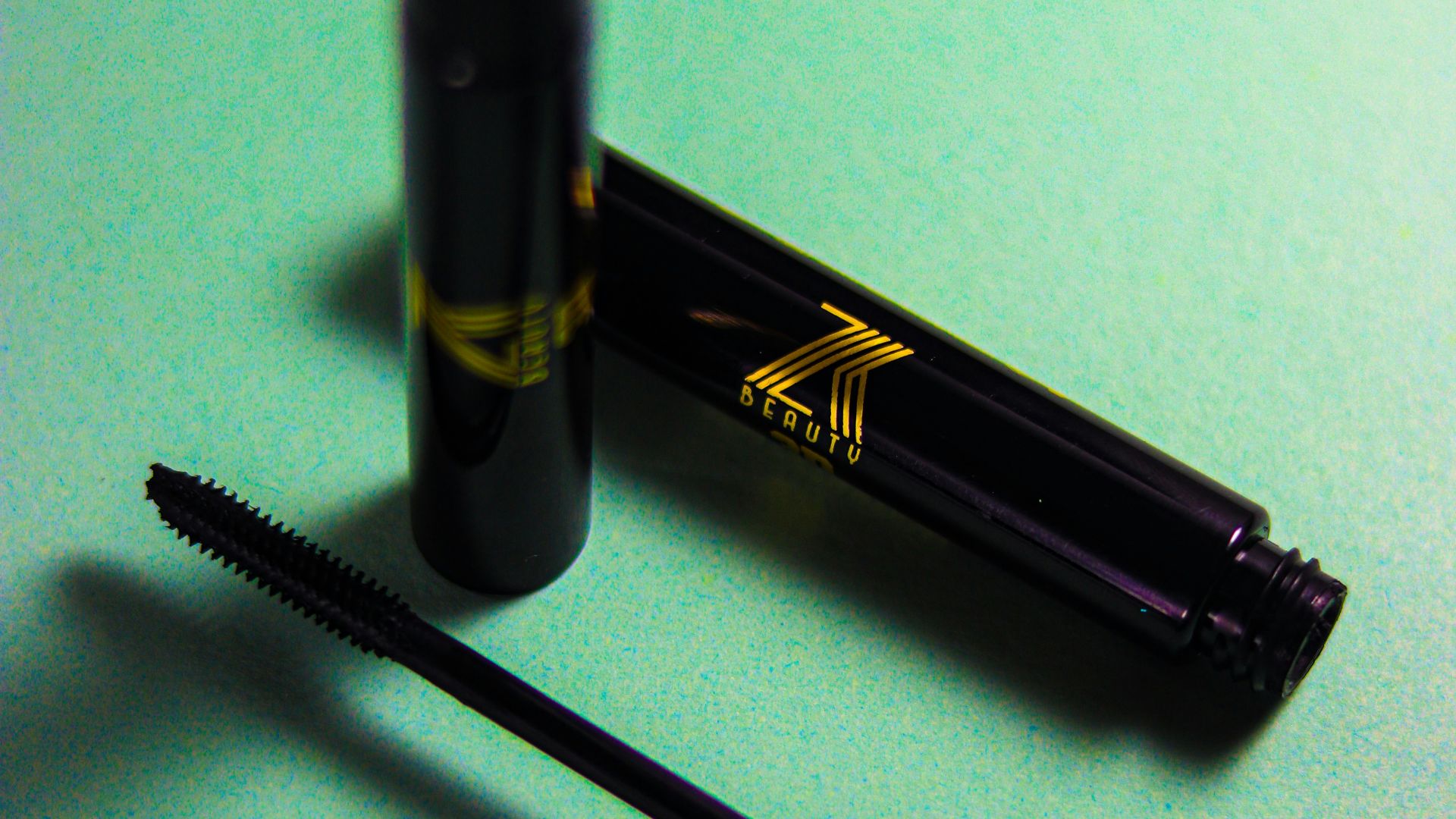 1. Noir mat