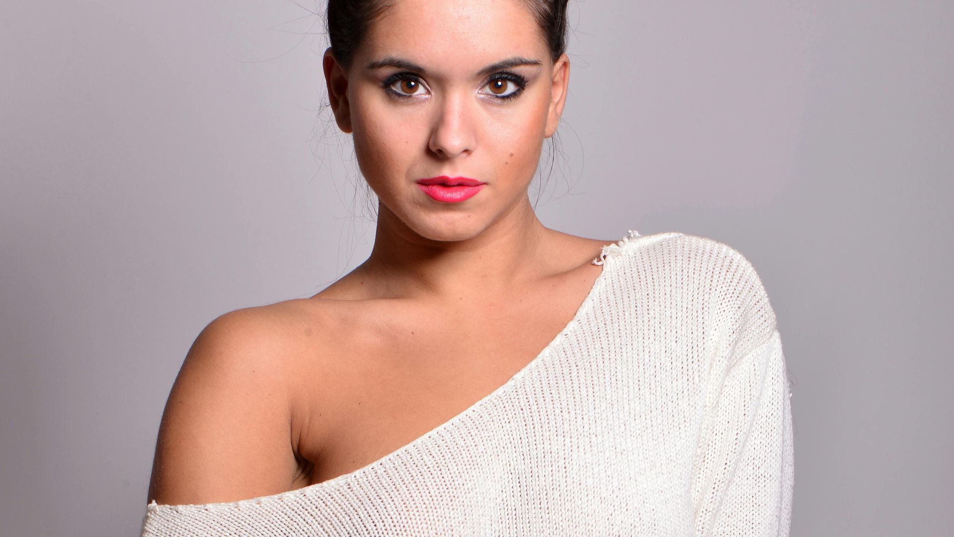 9. Le pull qui glisse un peu
