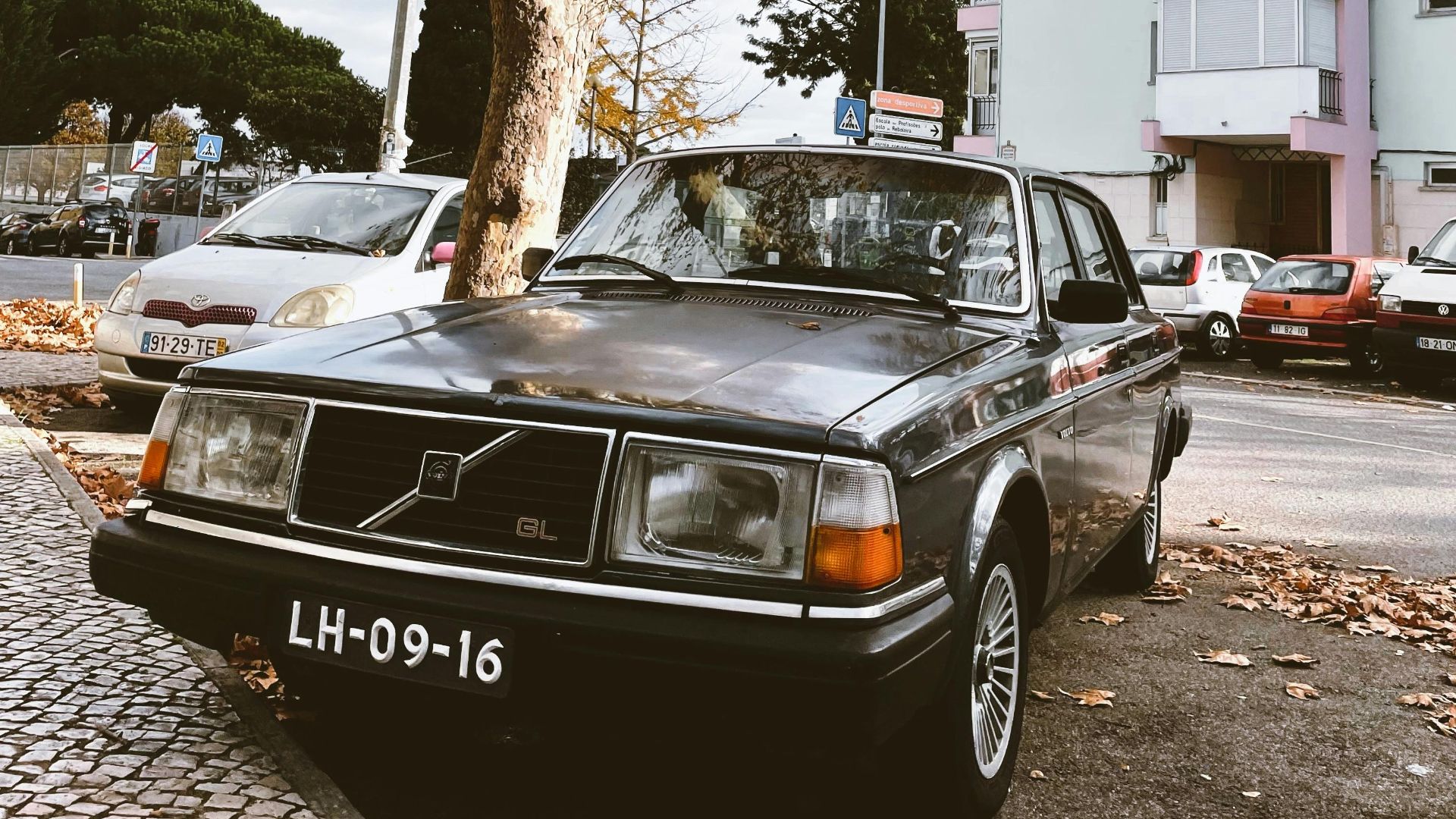 11. Volvo 240