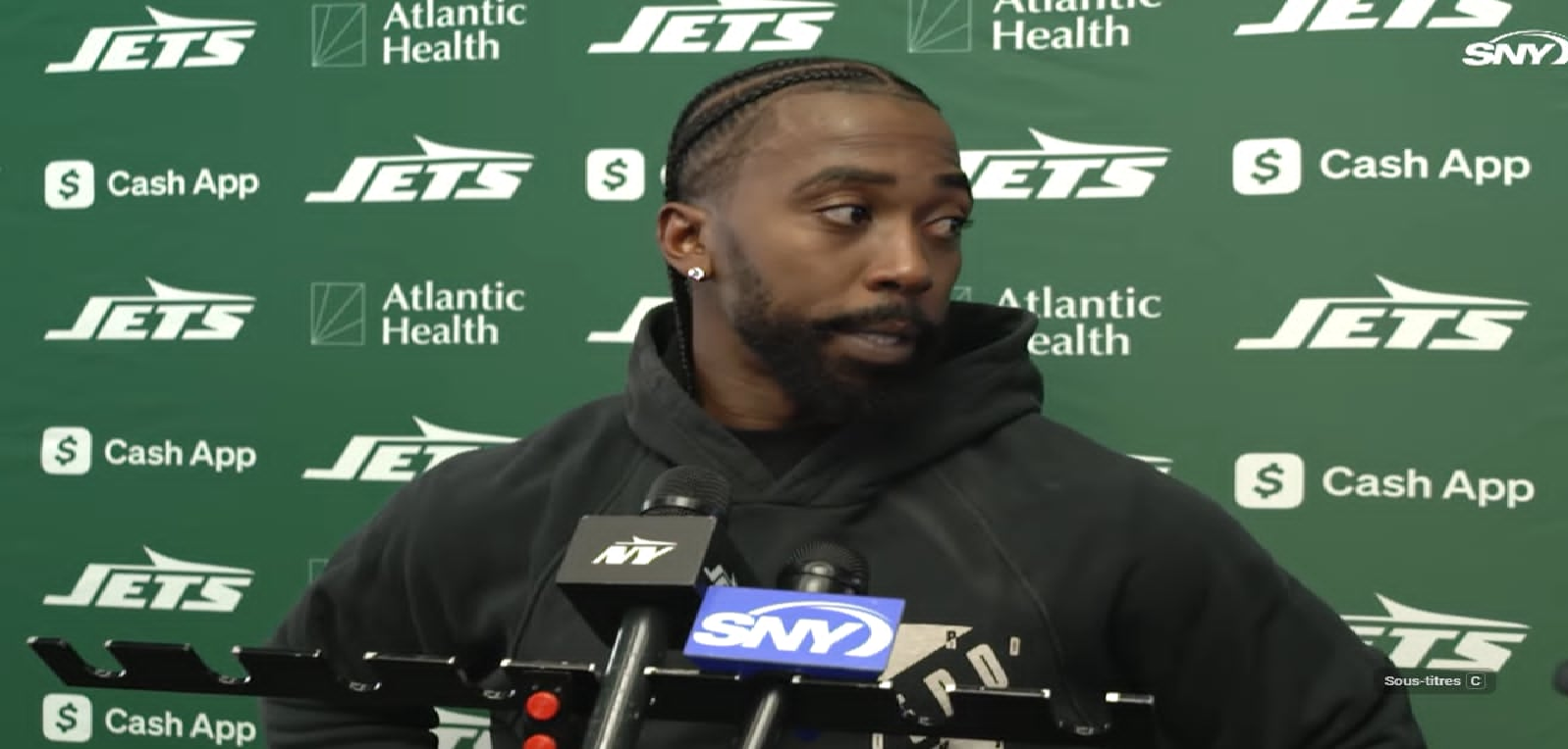 The Packers sign a veteran quarterback