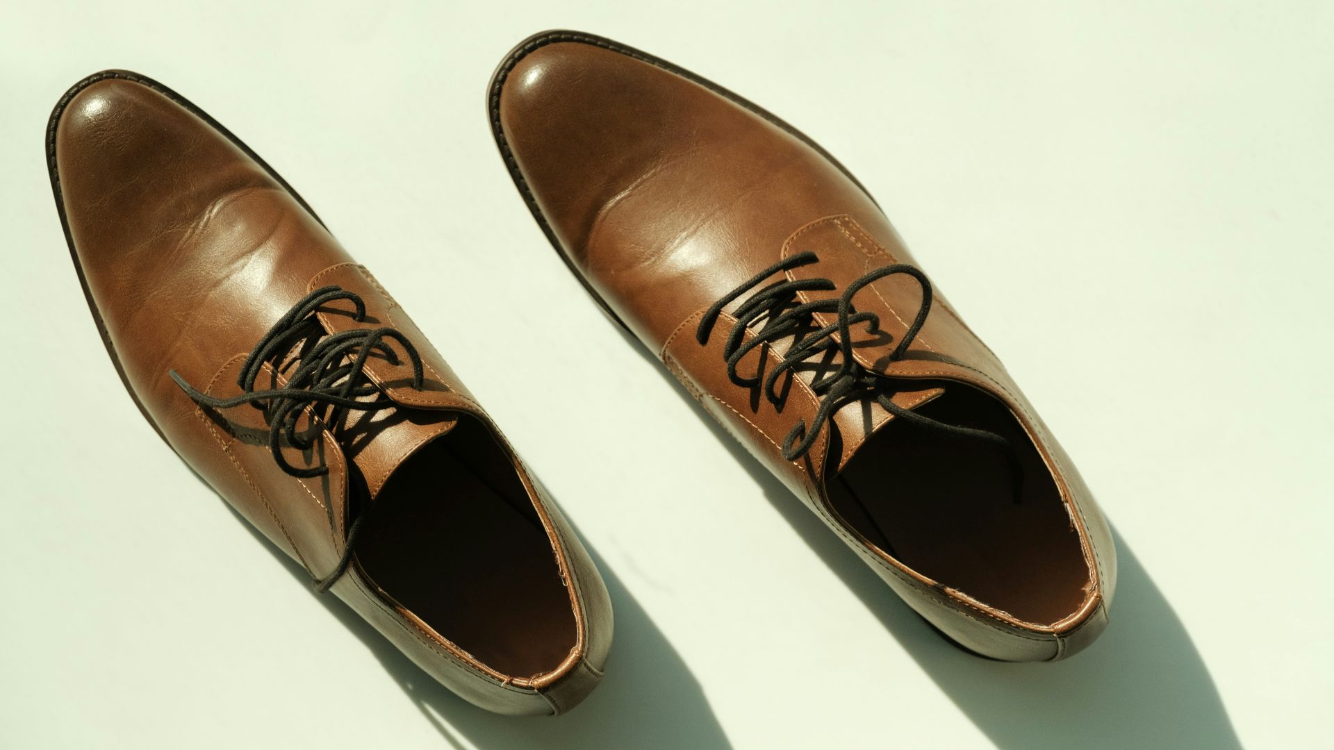 6. Chaussures en cuir ciré