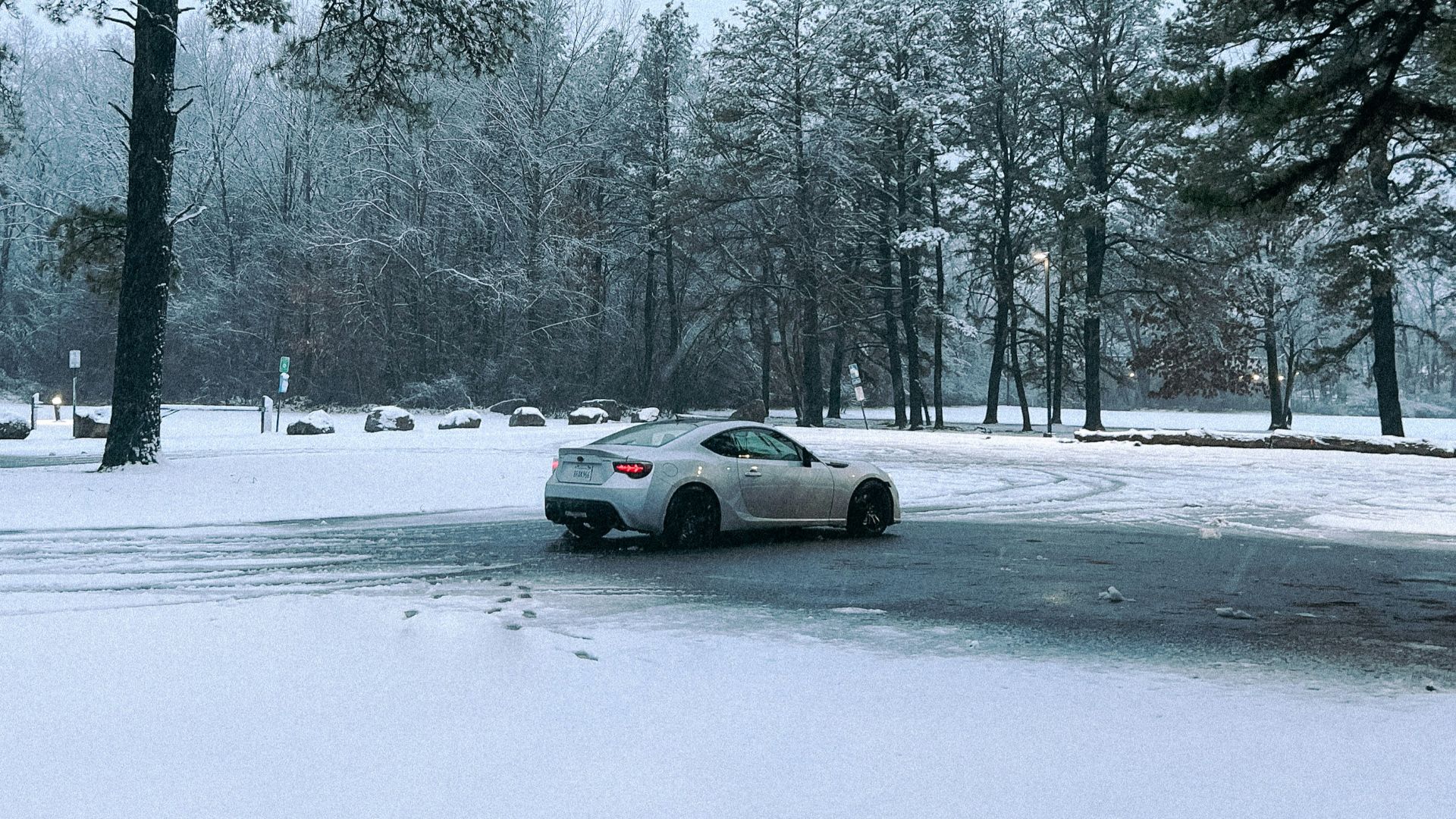 5. Les berlines peuvent avoir du mal à rouler dans la neige épaisse