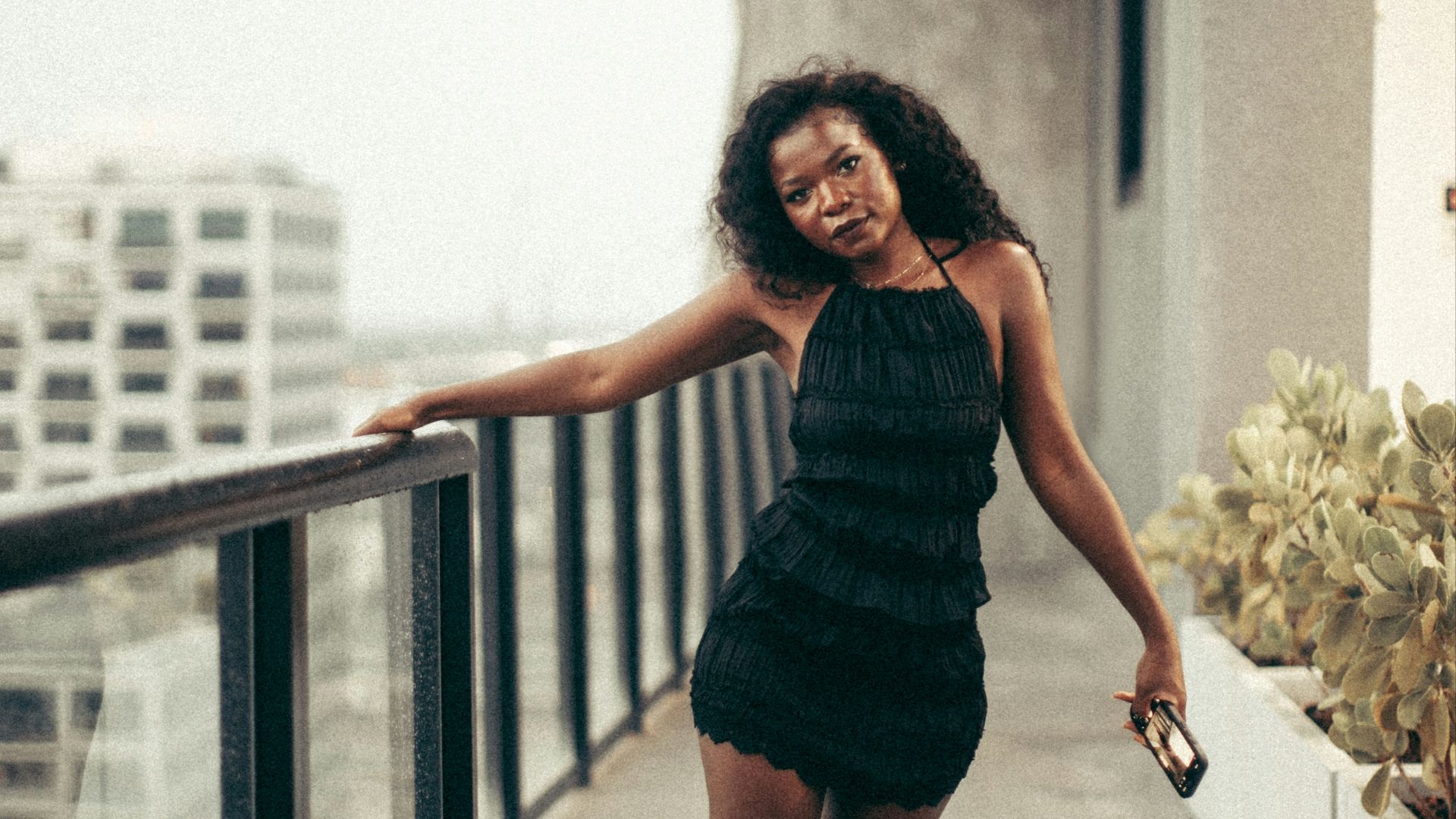 19. Une petite robe noire