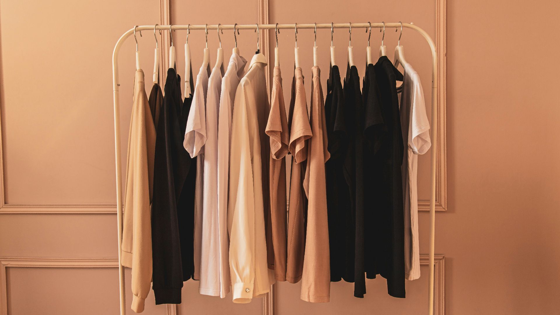 7. Vêtements peu portés