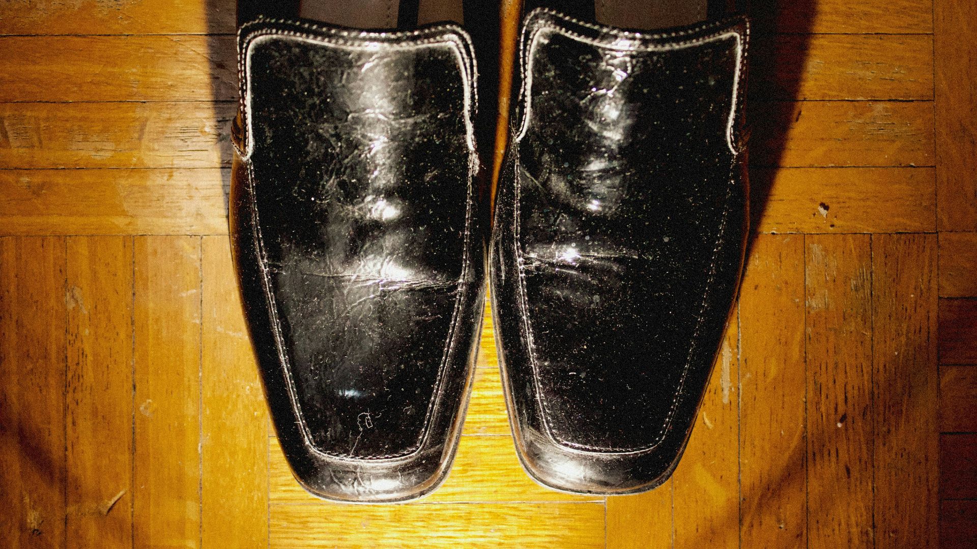 2. Chaussures de ville à bout carré